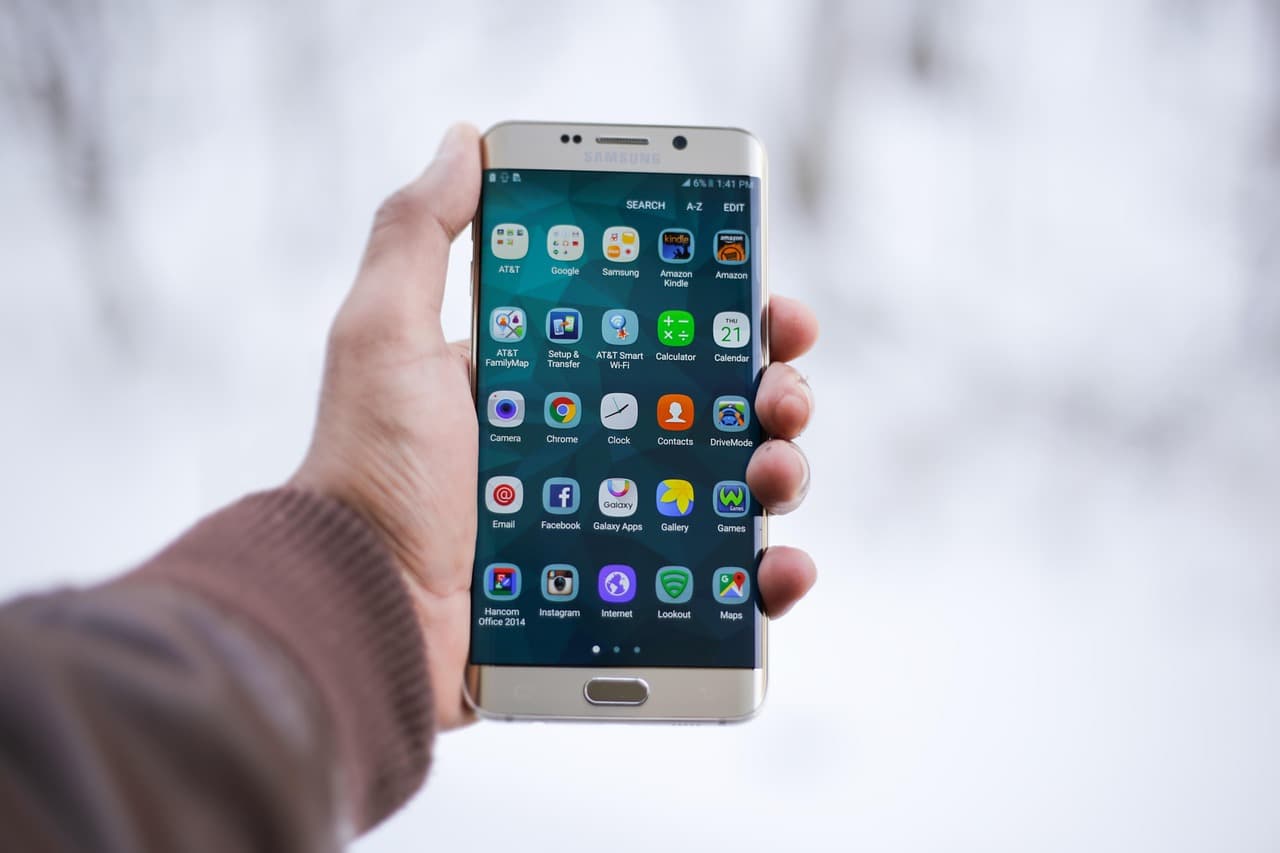 Top 5 Smart Gadgets for Home Convenience